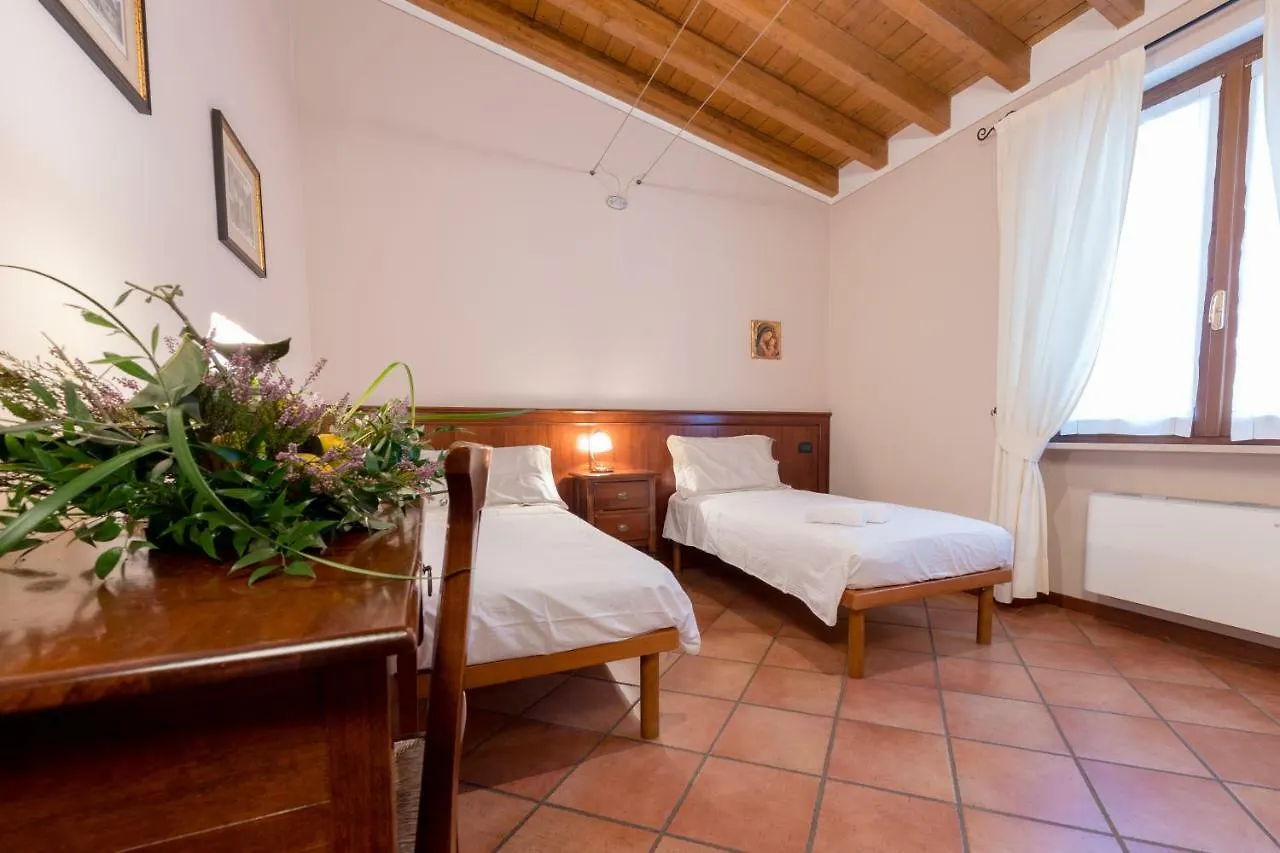 Le Rondini Bed & Breakfast Bagnolo Mella İtalya